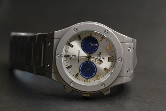 Hublot | Classic Fusion Chronograph | Sunburst silver-grey with two deep-blue snailed sub-dials