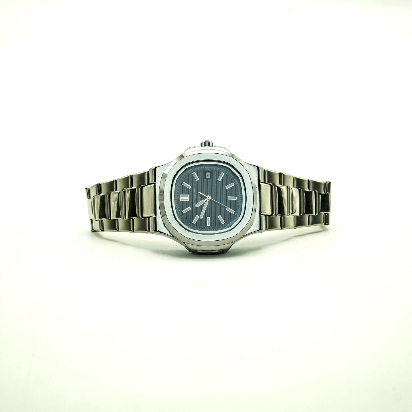 PP | Nautilus | Silver Chain | Sunburst blue, horizontally embossed Dial