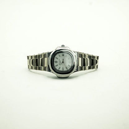 PP | Nautilus | Silver Chain | Lacquered silvery-white, horizontally embossed Dial